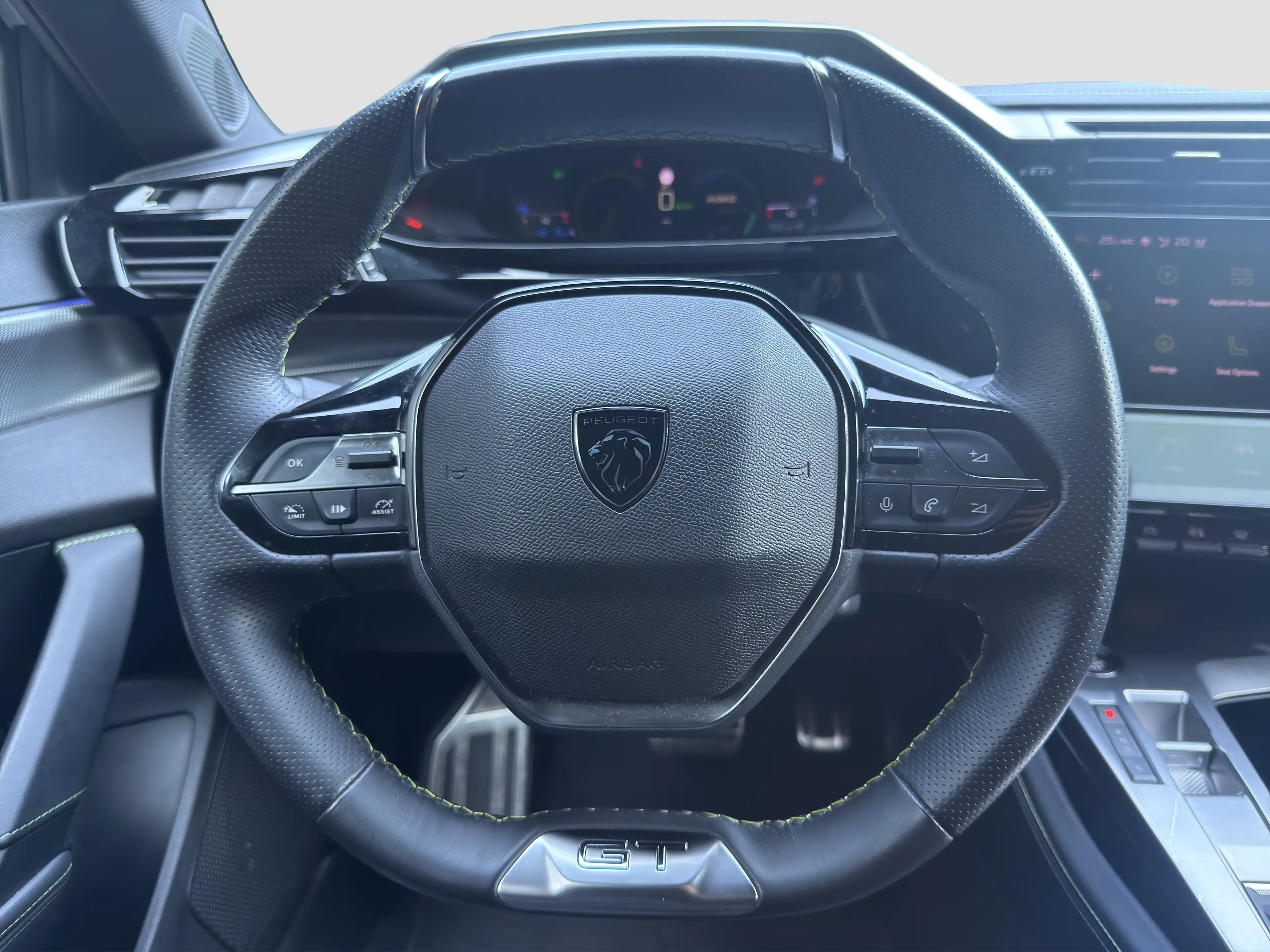 Peugeot 308 308 Hybrid GT180 e-EAT8 — photo 7