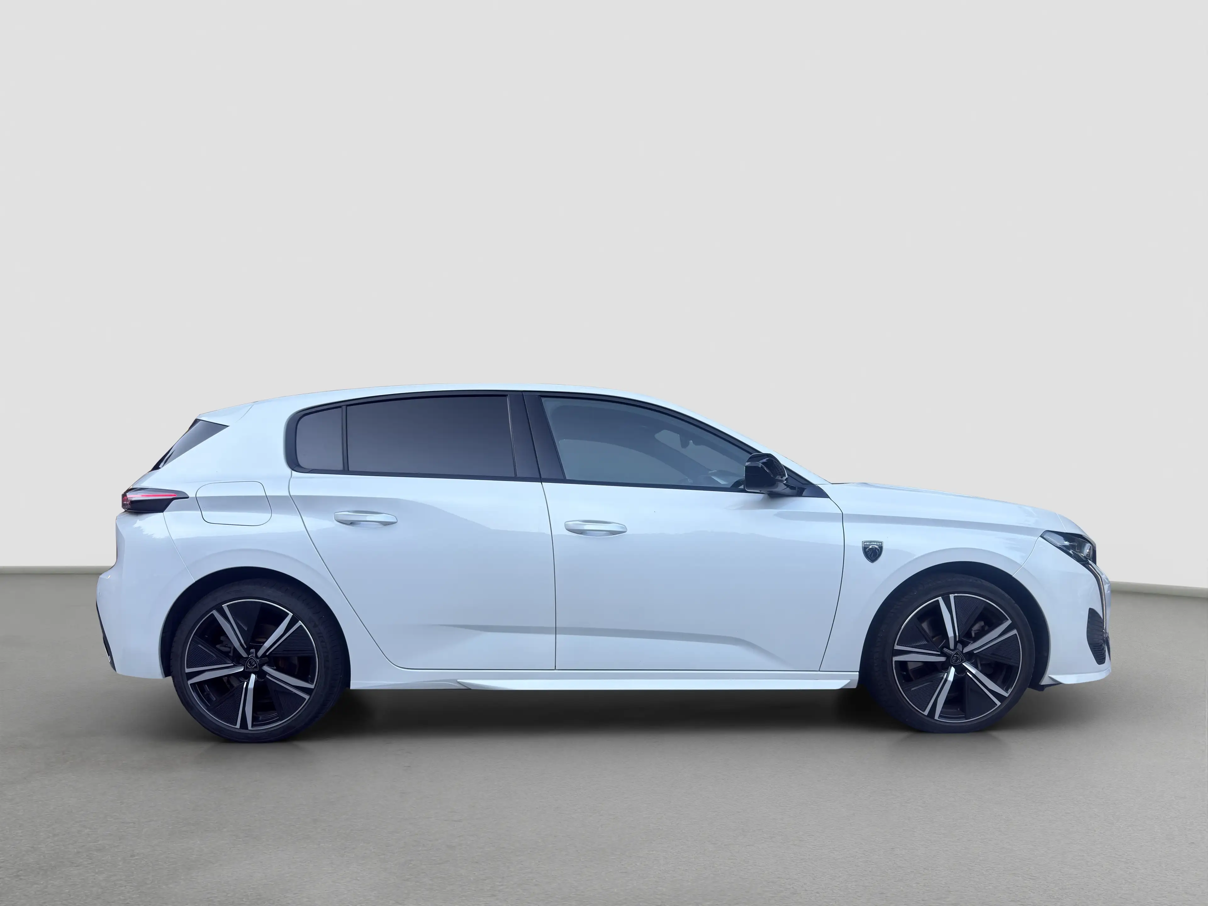 Peugeot 308 308 Hybrid GT180 e-EAT8 — photo 5