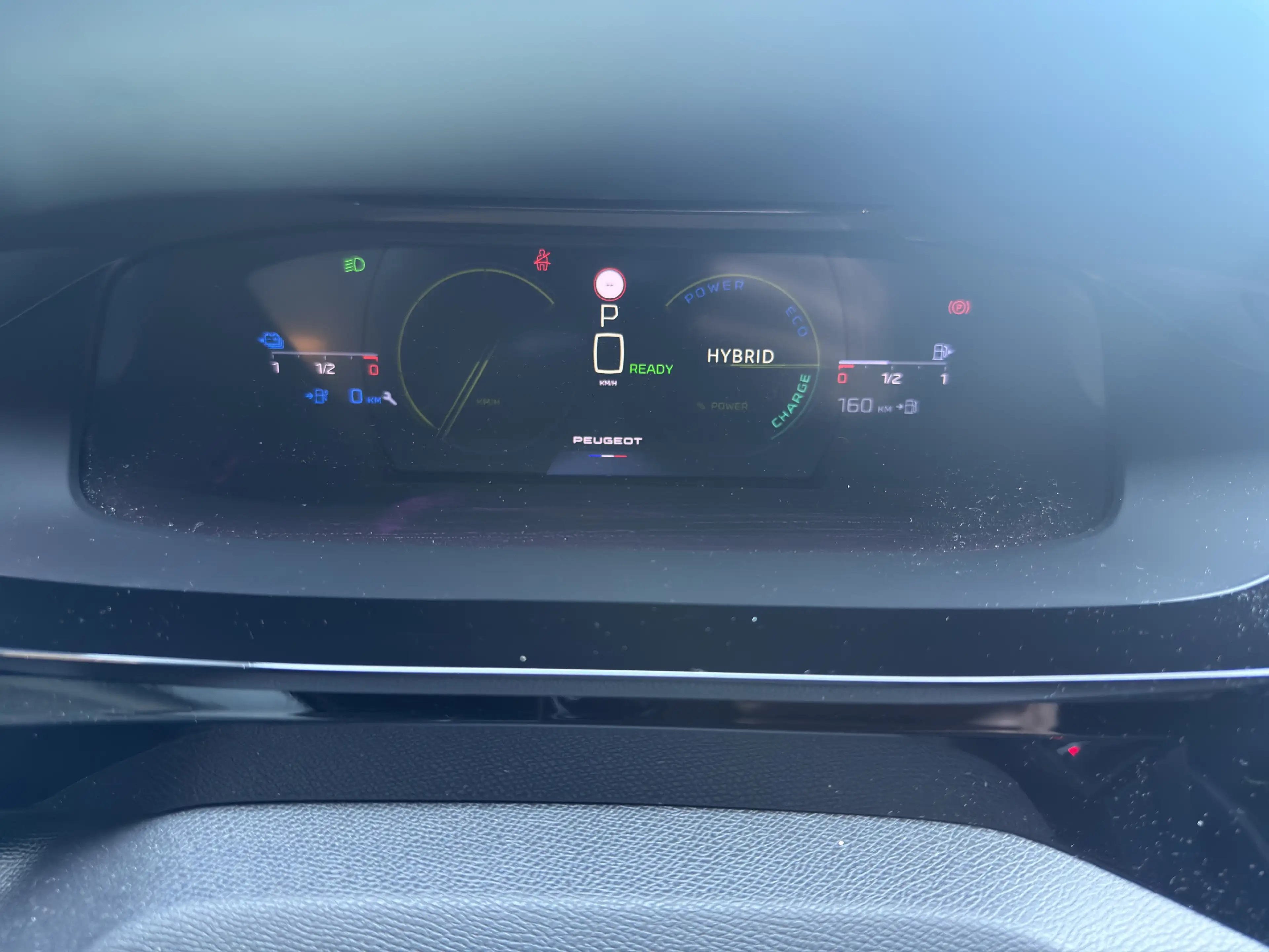 Peugeot 308 308 Hybrid GT180 e-EAT8 — photo 8