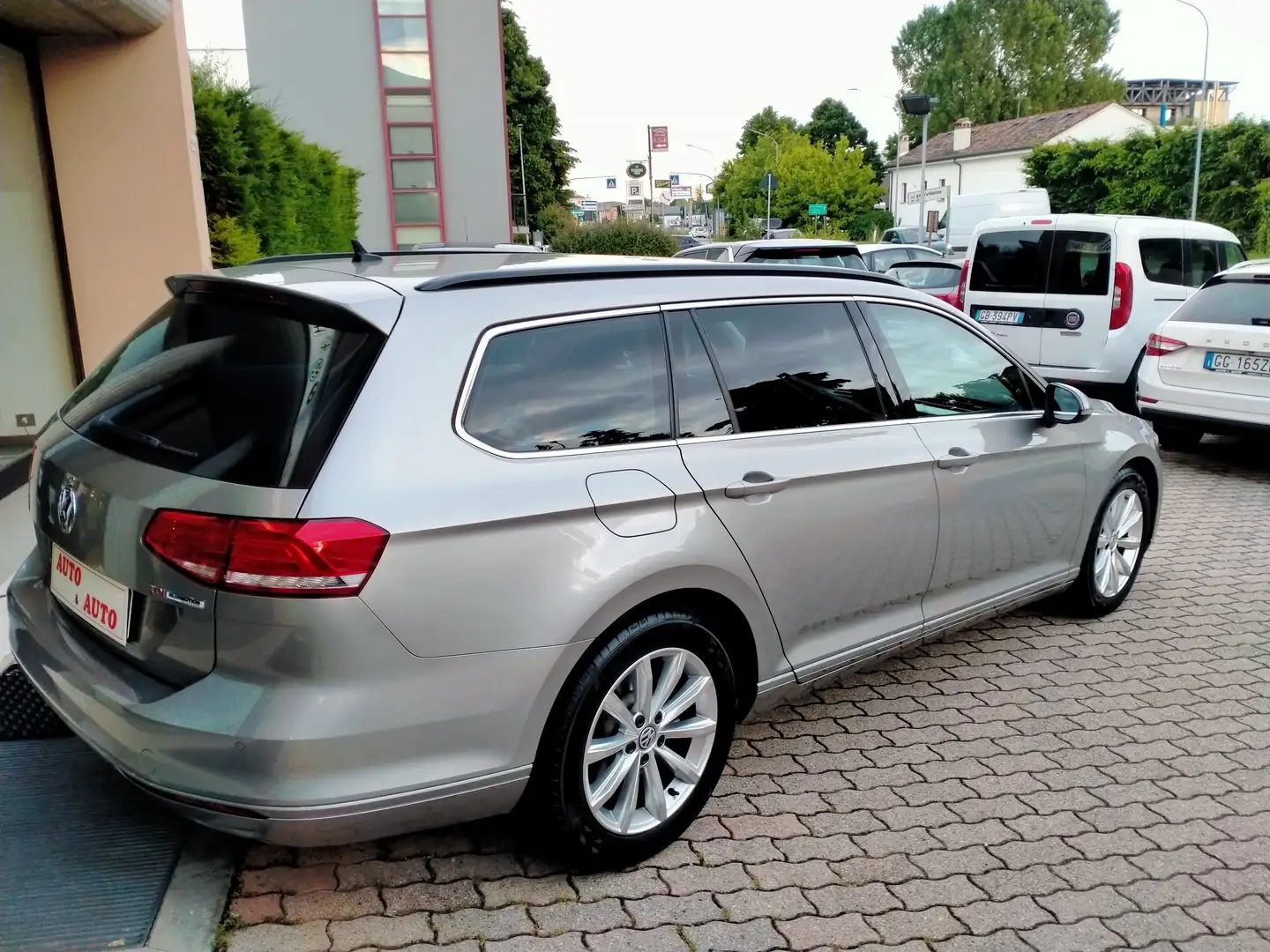 Volkswagen Passat Variant 1.6 TDI 120cv DSG COMFORTLINE SERVICE VW UNIPROP. Gris - 2