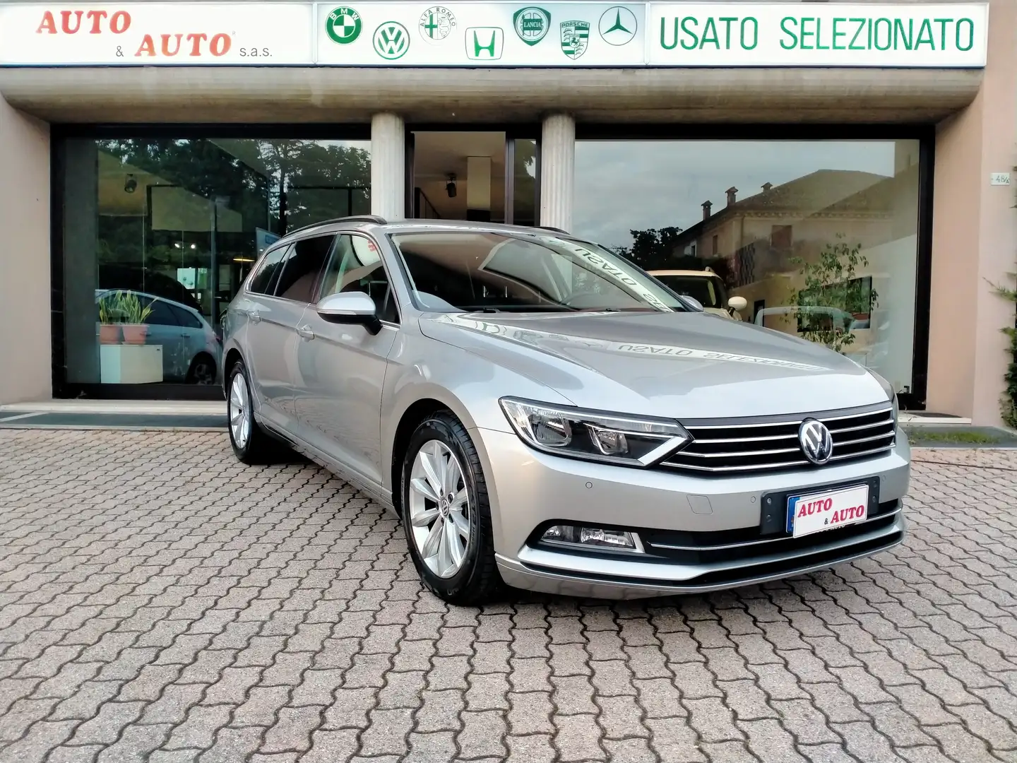 Volkswagen Passat Variant 1.6 TDI 120cv DSG COMFORTLINE SERVICE VW UNIPROP. Gris - 1