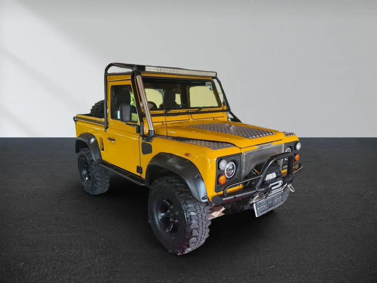Land Rover Defender 90 V8 3,9 Liter, foto 2