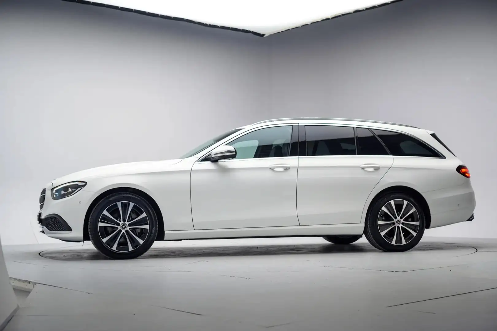 Mercedes-Benz E 300 ESTATE e Avantgarde [ LED Leder Stoelverwarming ] Wit - 2