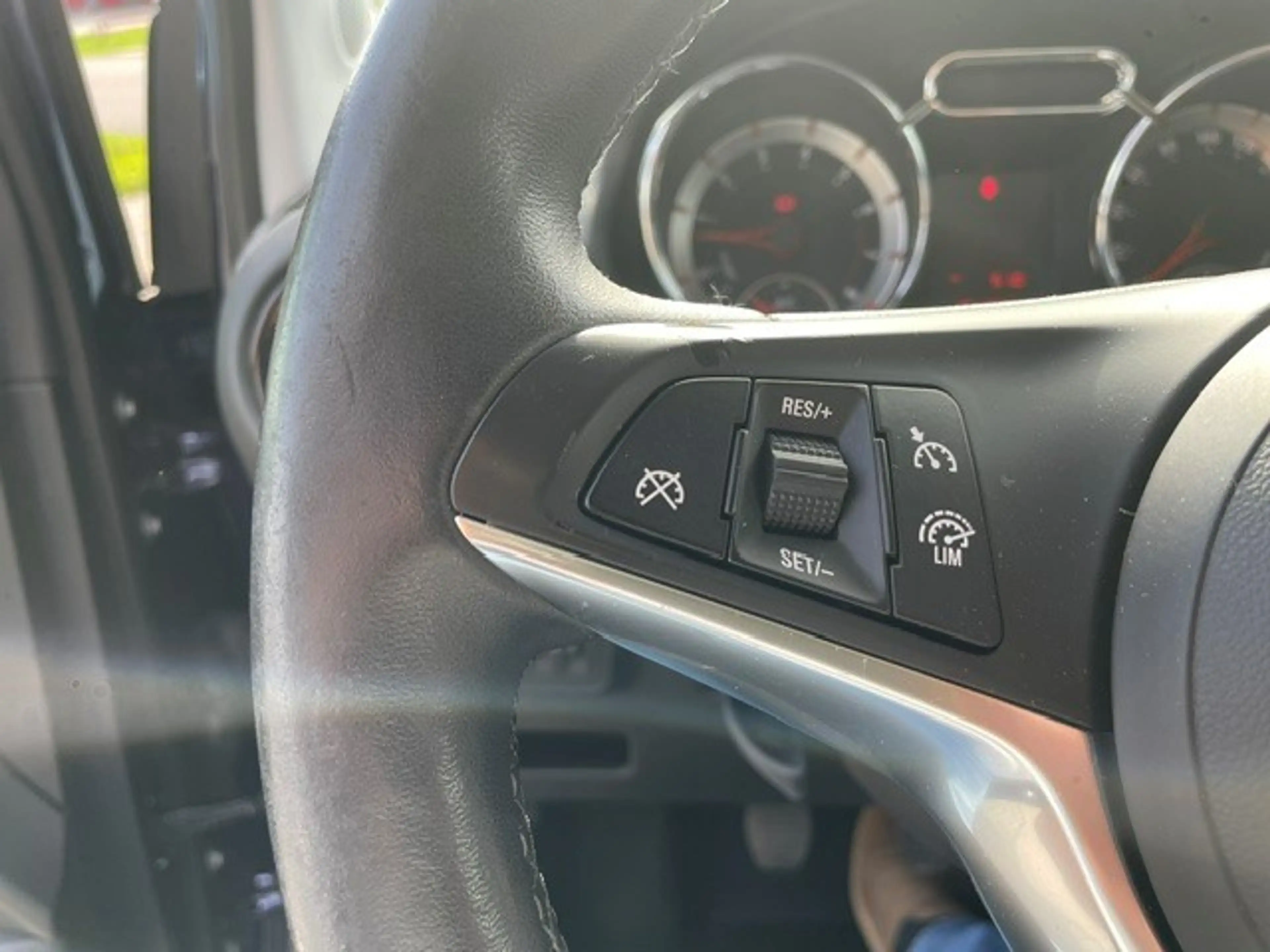 Opel Adam 1.0 Turbo Rocks — photo 6