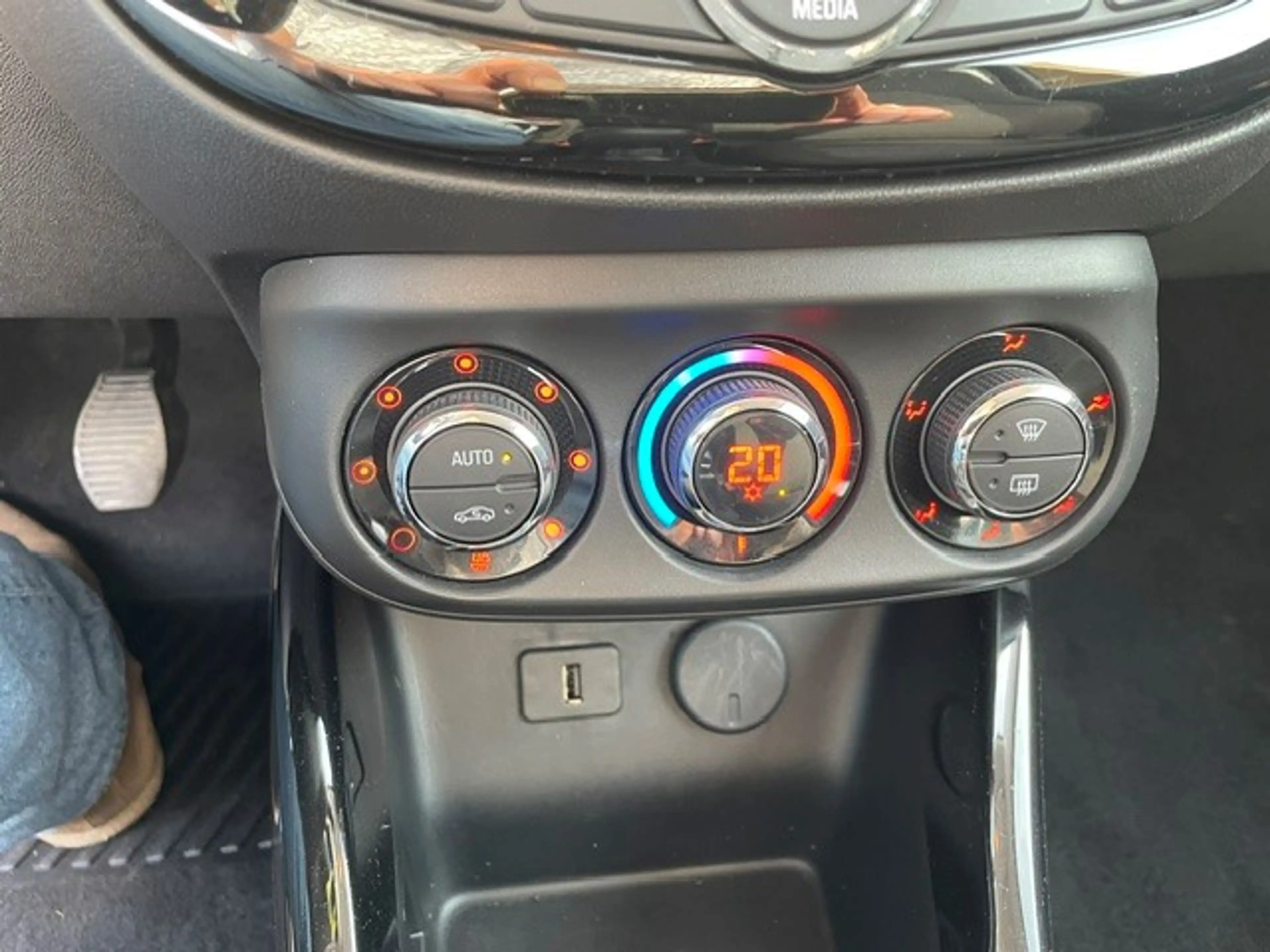 Opel Adam 1.0 Turbo Rocks — photo 8