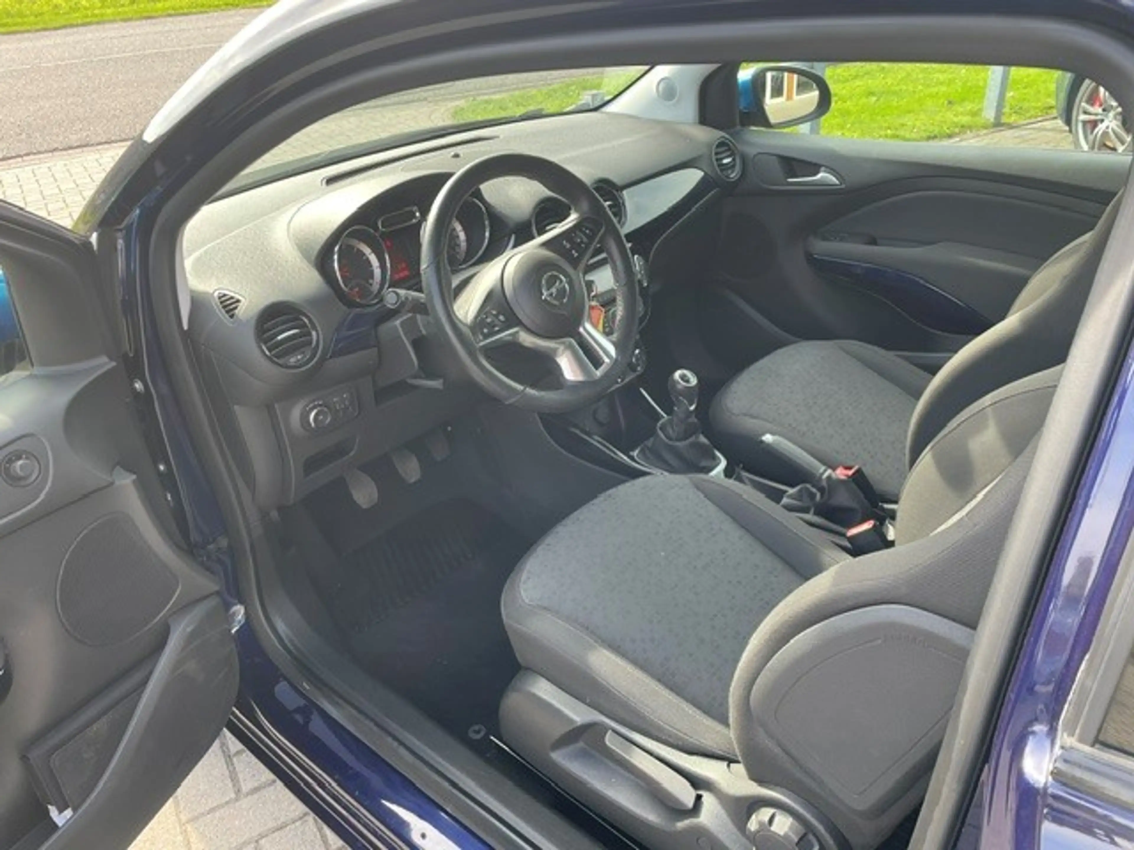 Opel Adam 1.0 Turbo Rocks — photo 3