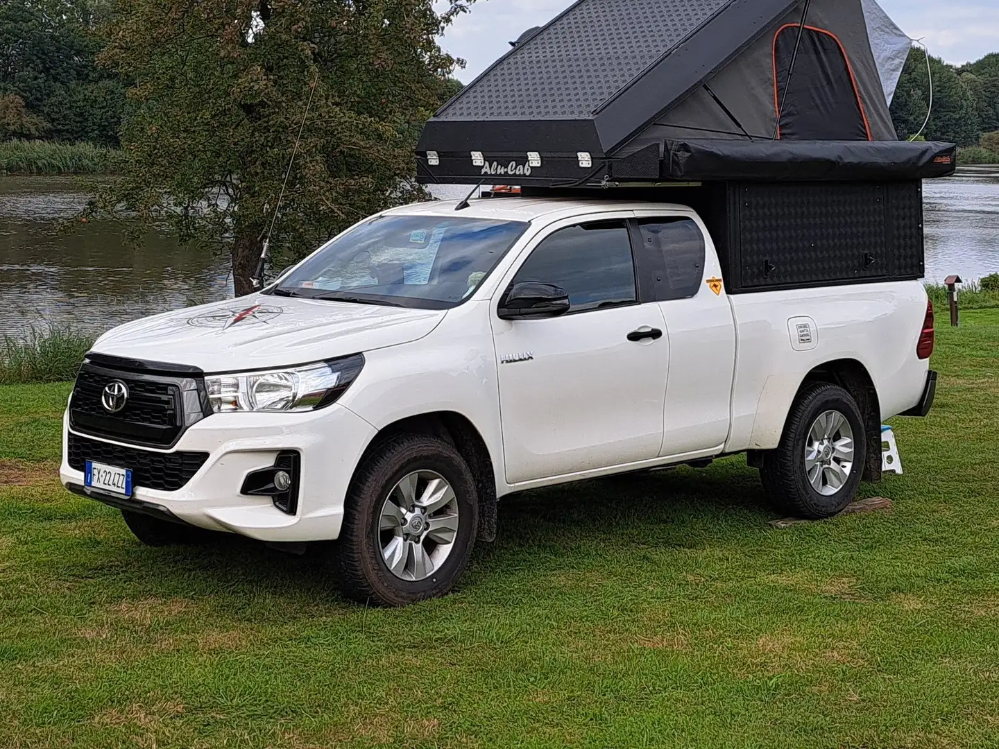 Toyota Hilux Hilux 2.4 d-4d extra cab Comfort 4wd Bianco - 1