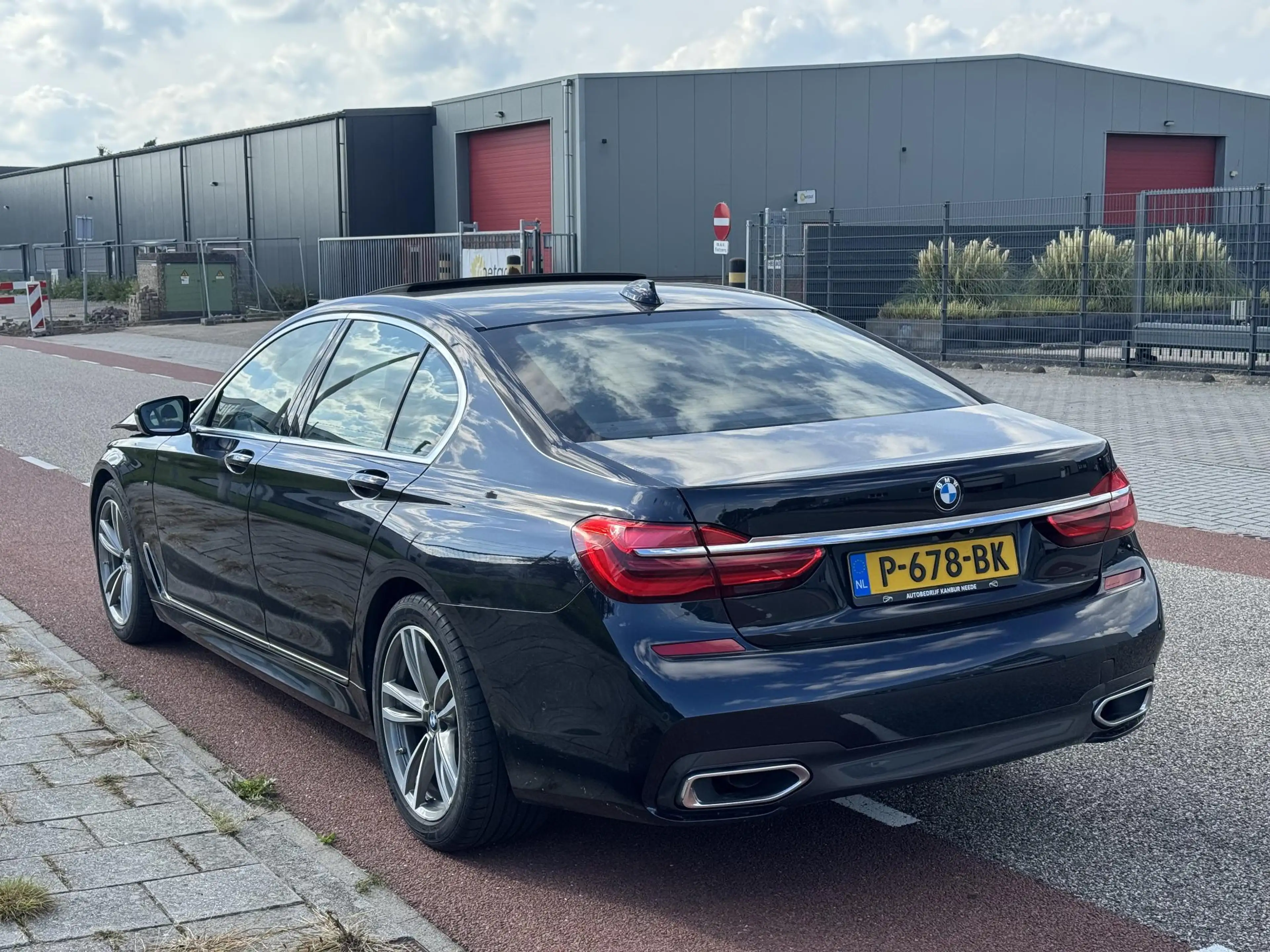 BMW 730 7-serie 730d High Executive M-Sport Lichte Schade — photo 4