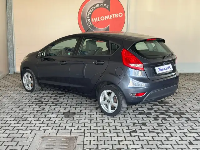Ford Fiesta view 3