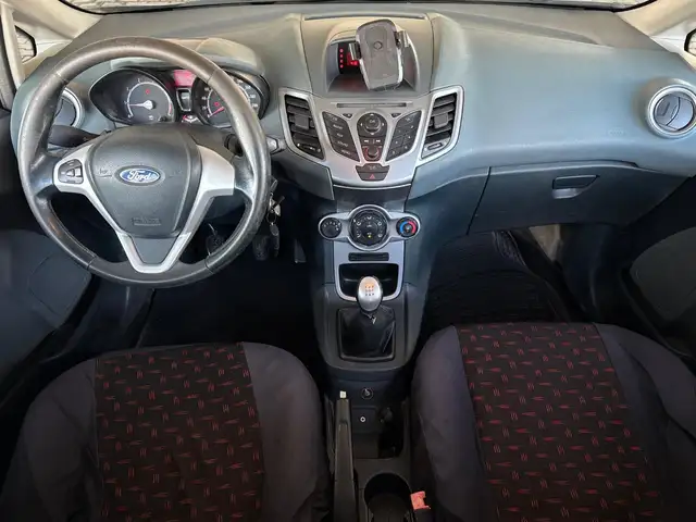 Ford Fiesta view 5