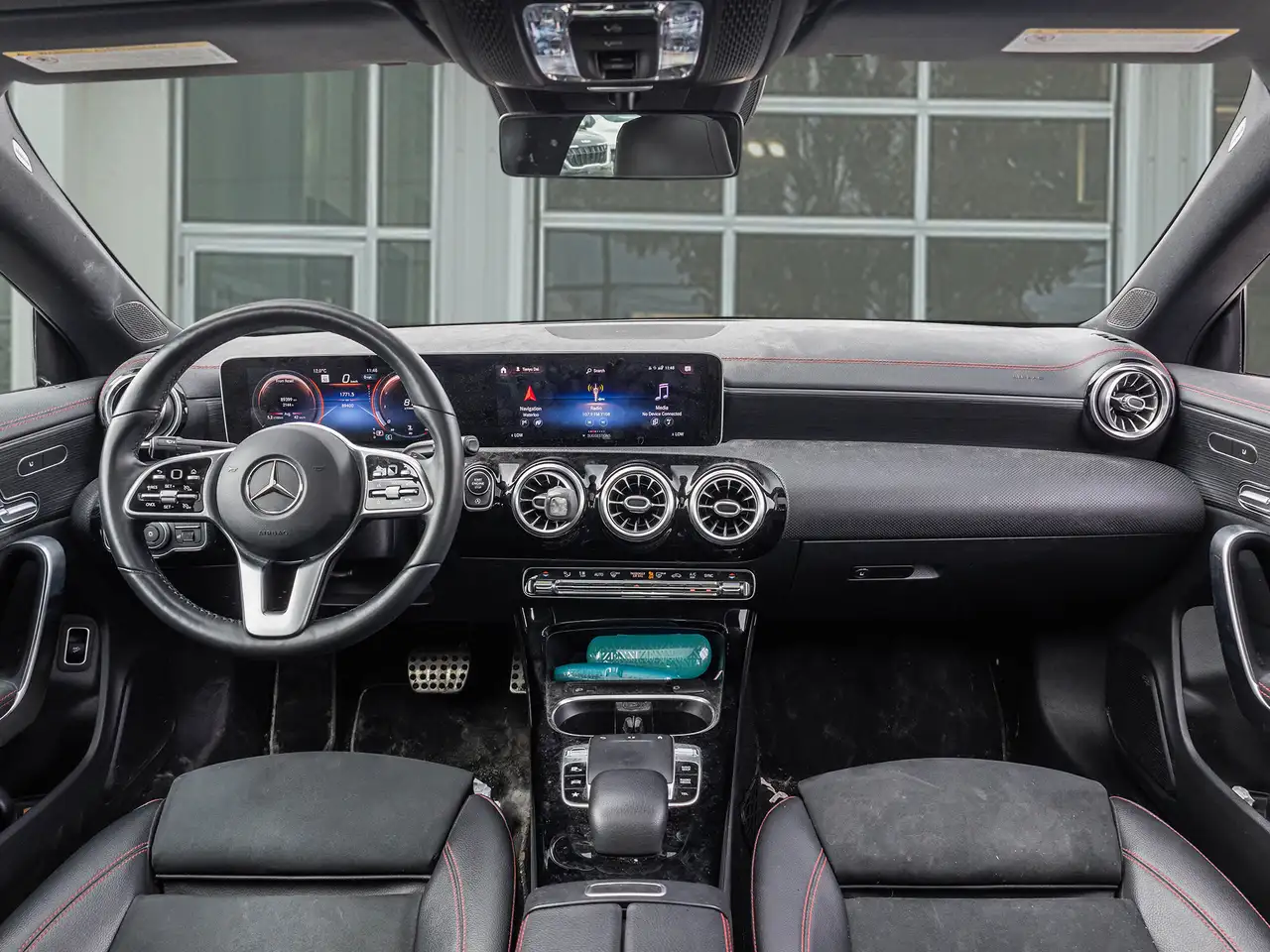 Mercedes-Benz CLA снимка Mercedes-Benz CLA