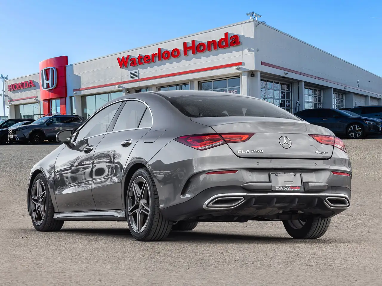 Mercedes-Benz CLA снимка Mercedes-Benz CLA