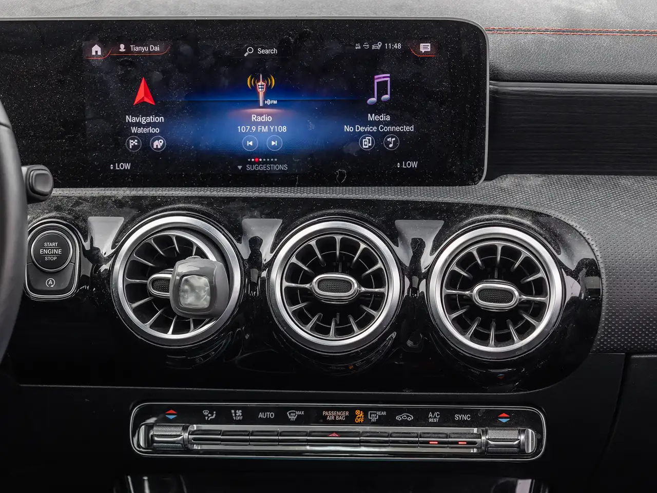 Mercedes-Benz CLA снимка Mercedes-Benz CLA