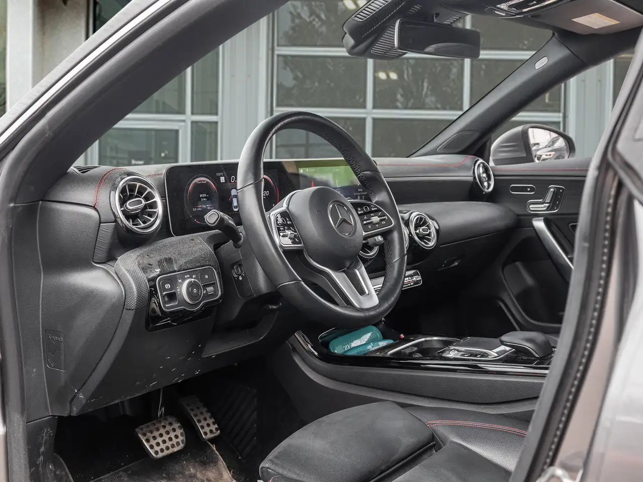 Mercedes-Benz CLA снимка Mercedes-Benz CLA