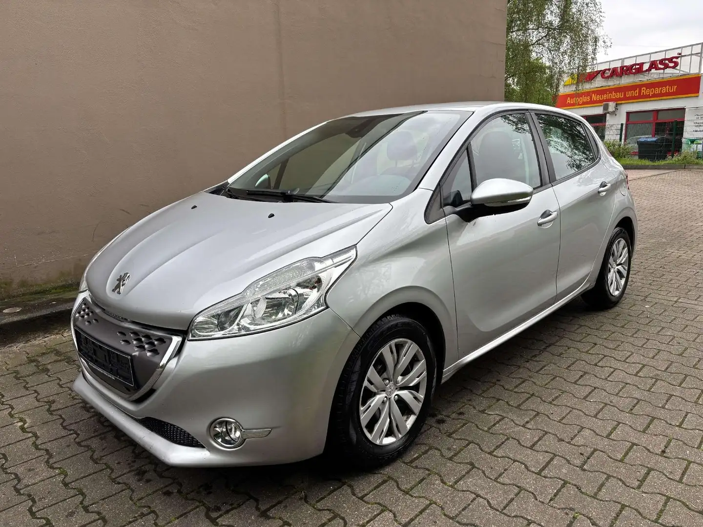 Peugeot 208 Active/3Jahre Garantie+TÜV+Inspektion neu in Grau - 1