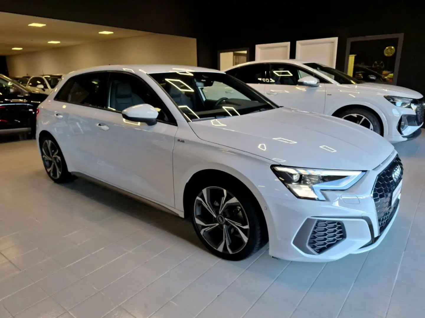 Audi A3 SPB 35 TDI Stronic S line INT/EST LED MATRIX Blanc - 1