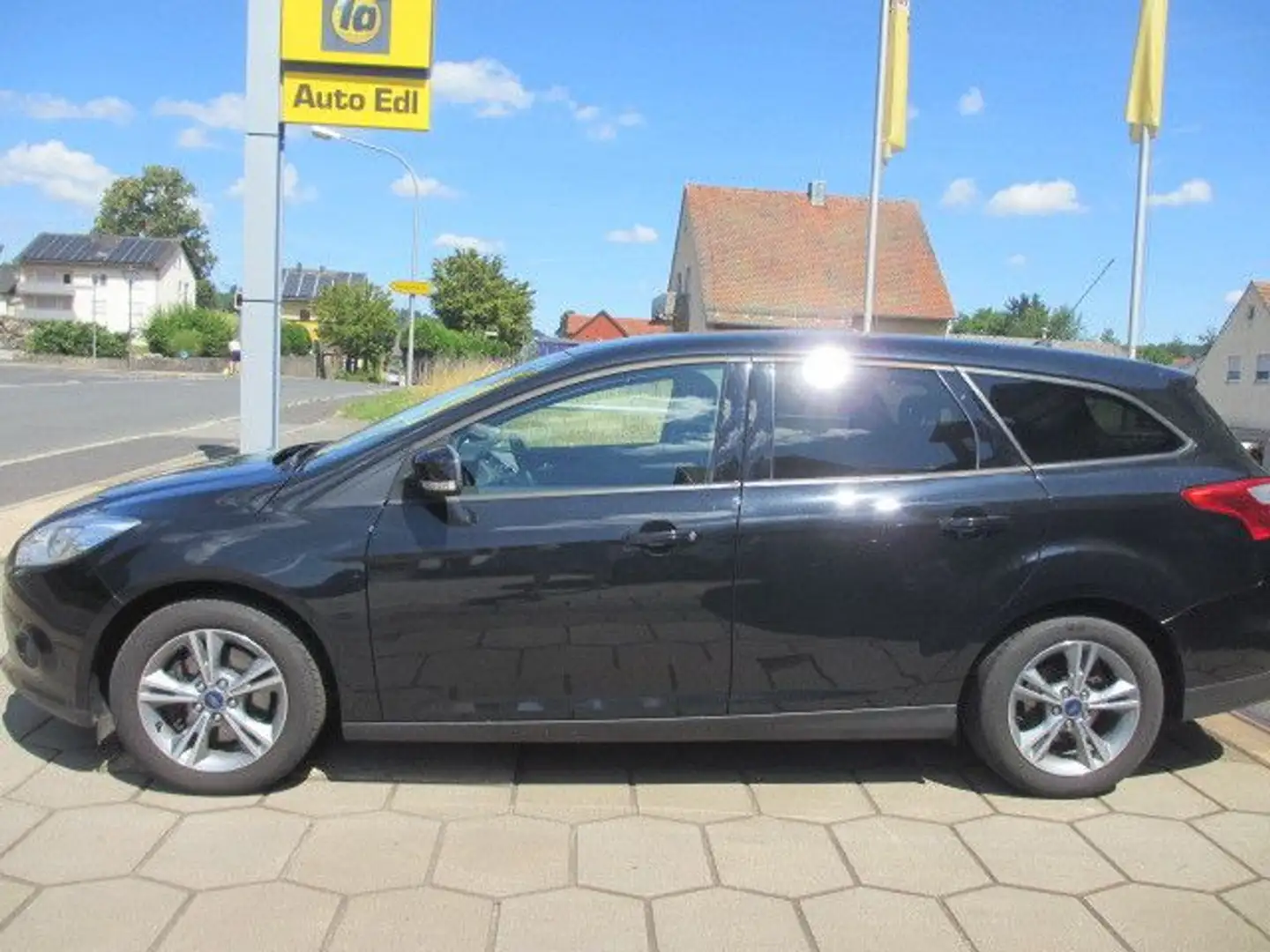 Ford Focus Turnier Sync Edition, 8-fach Bereift Schwarz - 1