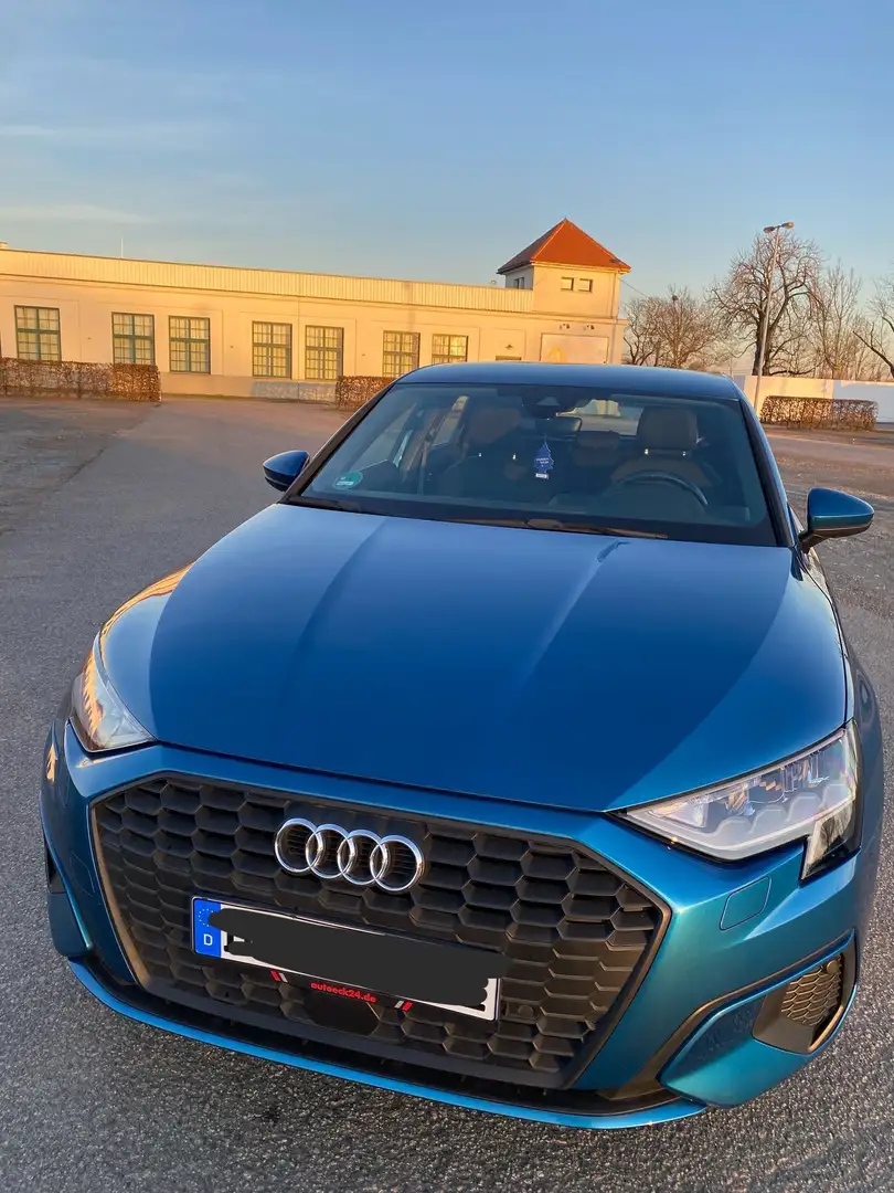 Audi A3 40 TFSI e basis Blau - 1