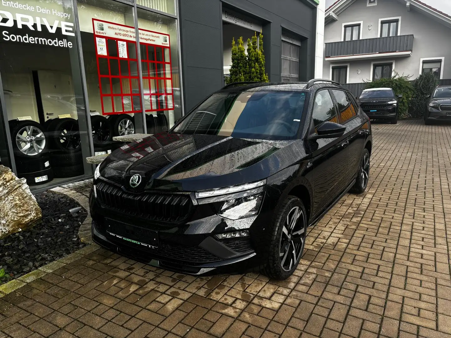 Skoda Kamiq Monte Carlo DSG Navi*Matrix*ACC*18"Alu*Panorama*Ka Schwarz - 2