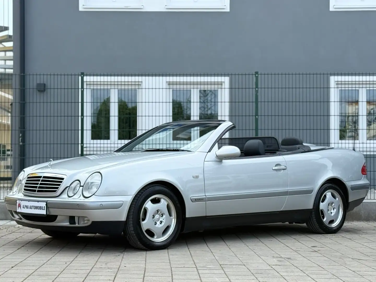 Mercedes-Benz CLK 320 ELEGANCE/Automatik/Klima/PDC/1 Hand /TOP Grau - 1