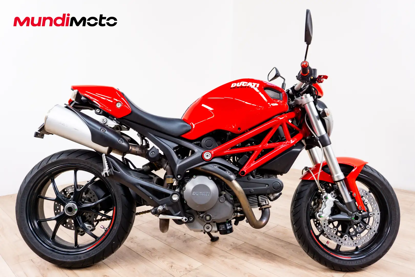 Ducati Monster 796 - 1