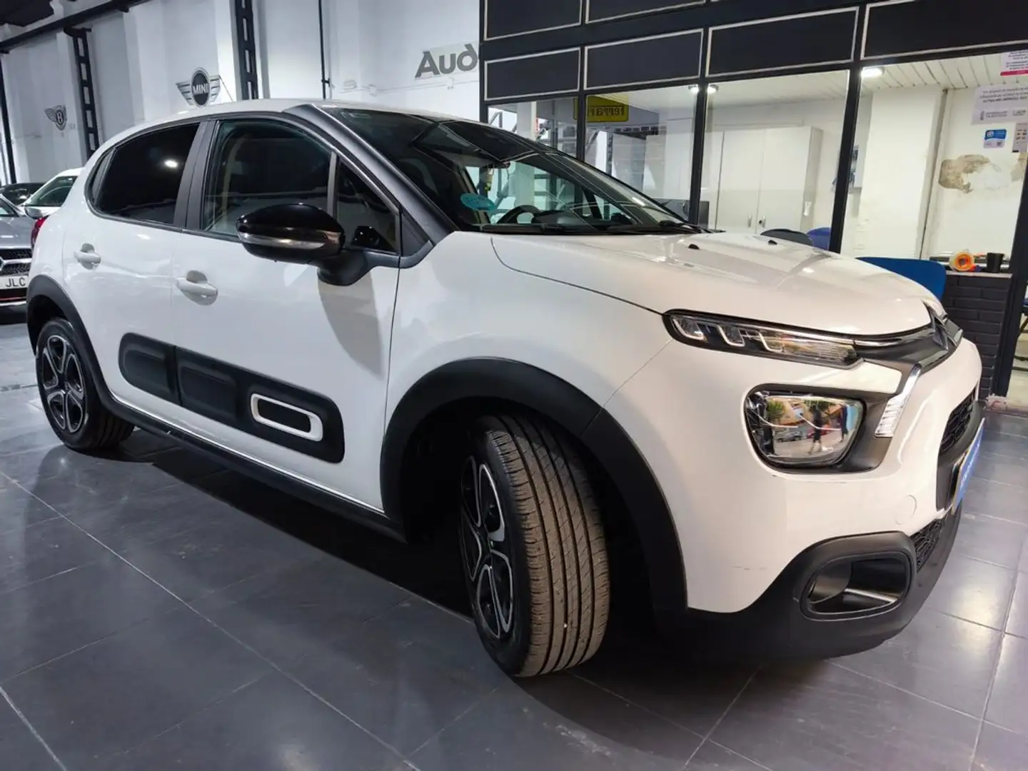Citroen C3 BlueHDi 75KW (100CV) S&S Live Pack Blanco - 2