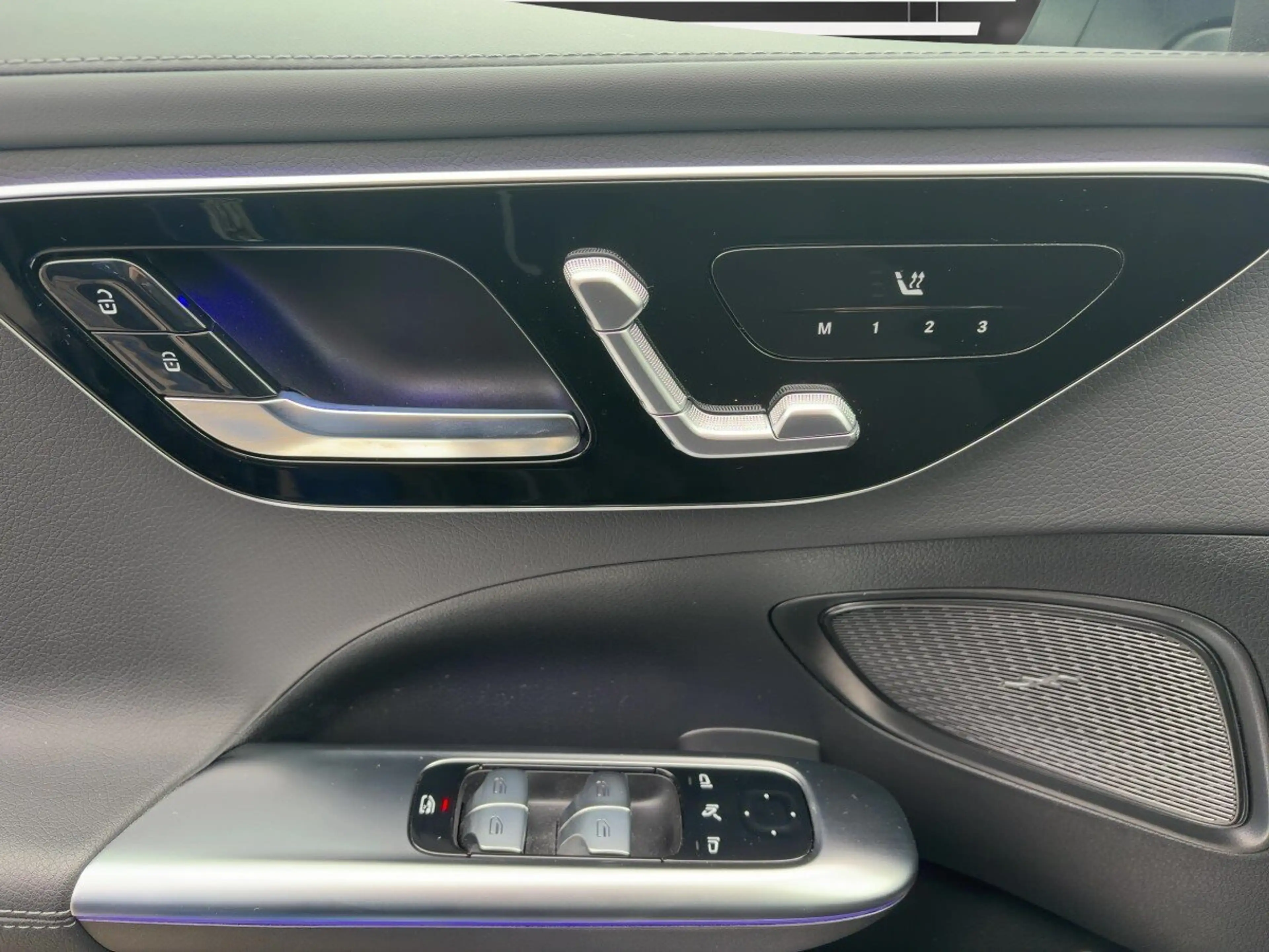 Mercedes-Benz C 300 C 300 d T AMG+AHK+LED+R-KAMERA+MEMORY+TOTWINKELA — photo 12