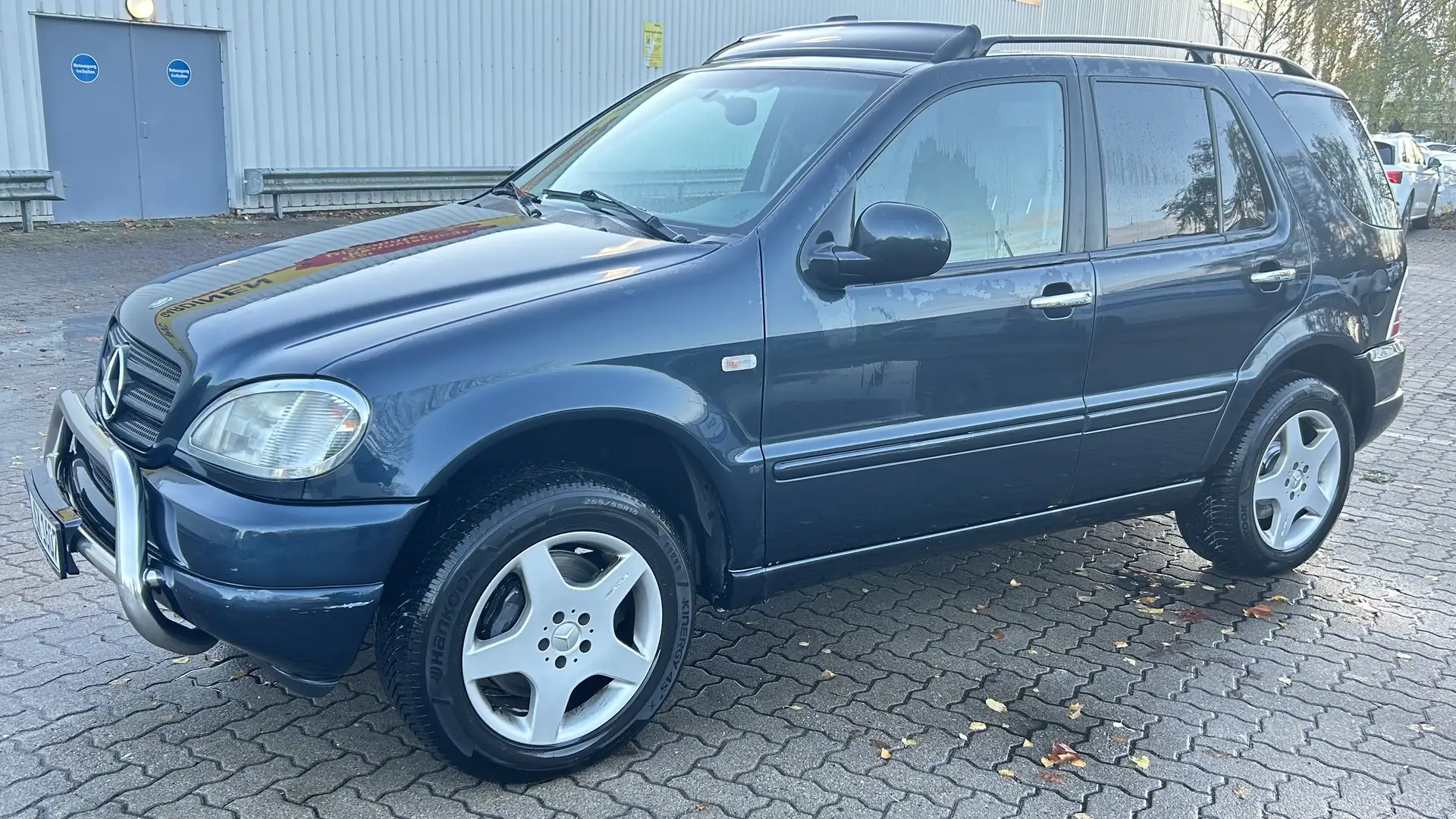 Mercedes-Benz ML 430 V8-Servo-Klima-AHK-Euro3-TÜV 08/27 Blau - 1