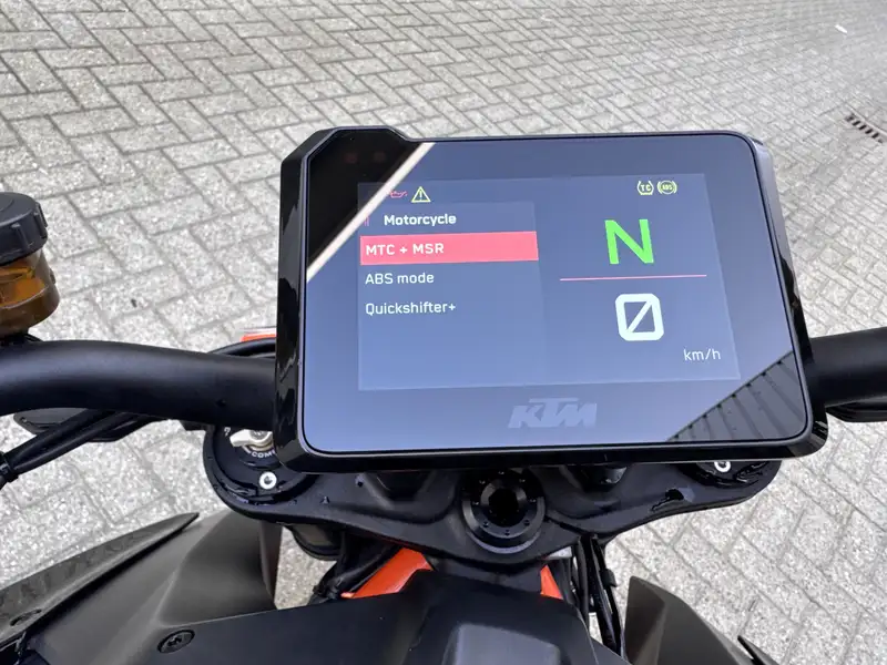 KTM 1290 Super Duke R - foto 8