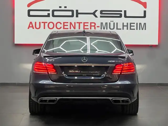Mercedes-Benz E-Class view 6