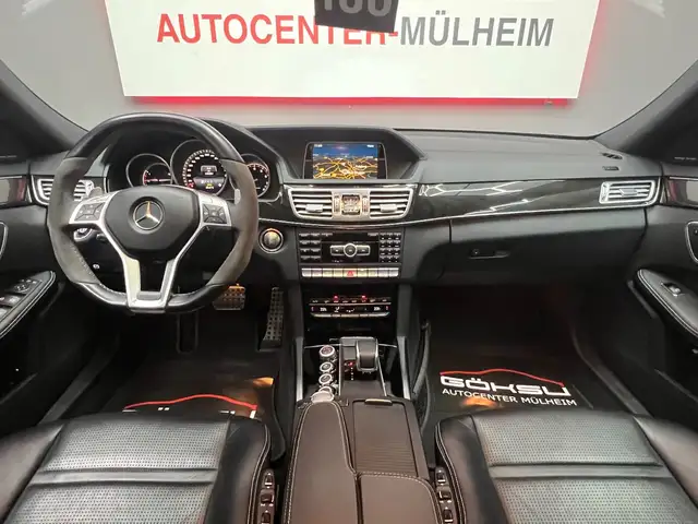 Mercedes-Benz E-Class view 11