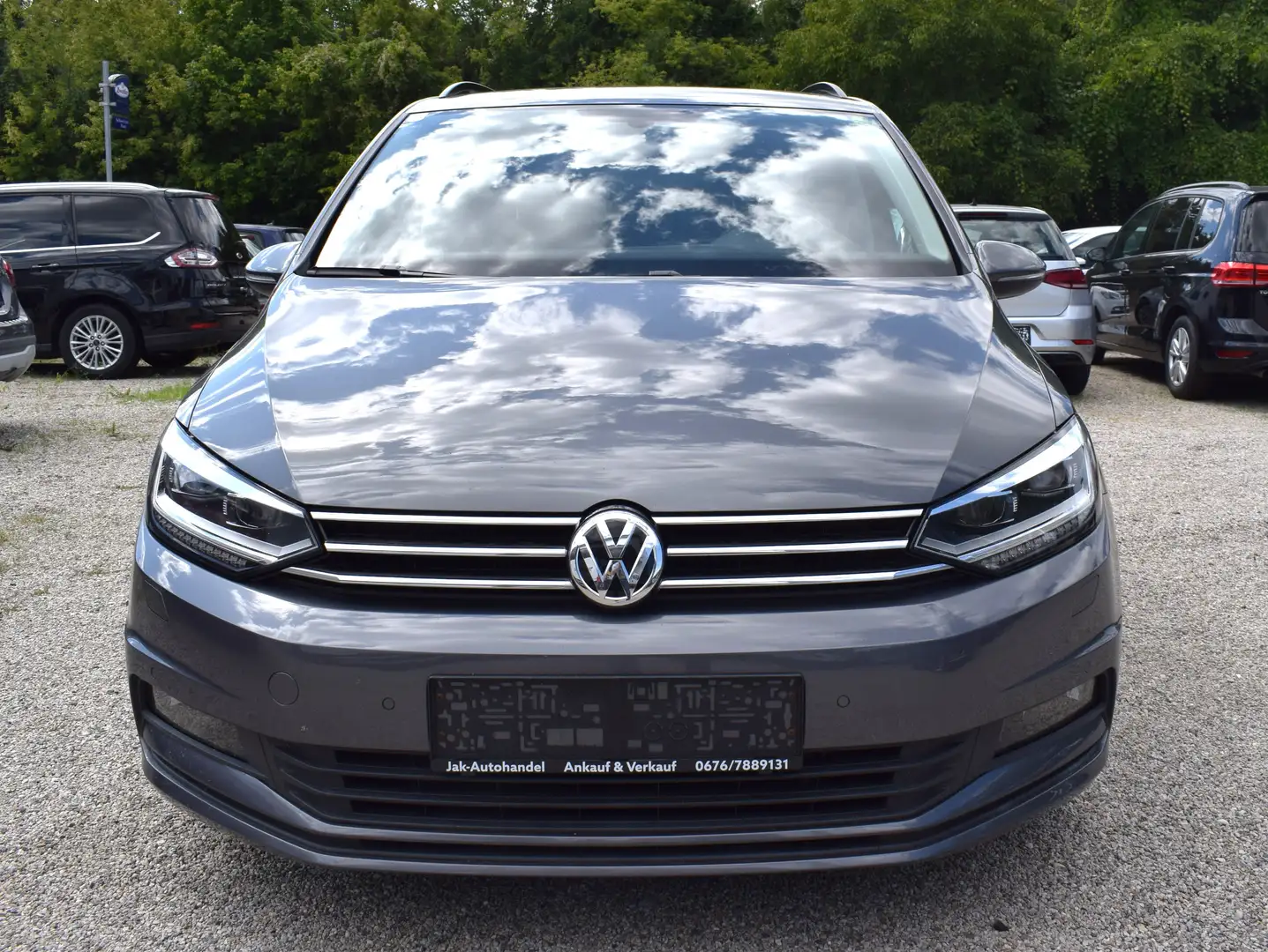 Volkswagen Touran 1,6 SCR TDI Comfortline Grau - 2