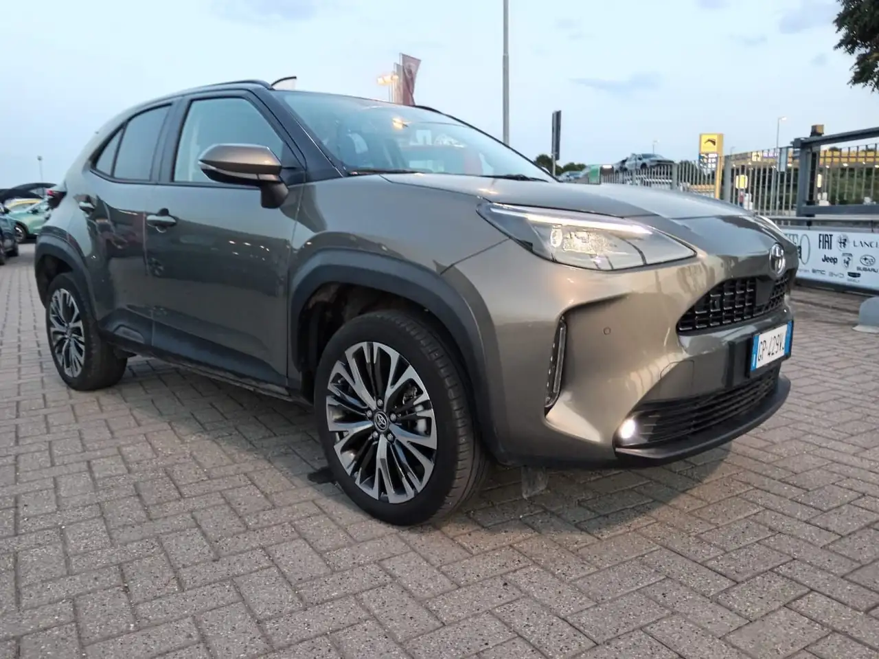 Toyota Yaris Cross 1.5H (116 CV) E-CVT Lounge AWD-i, миниатюра 3