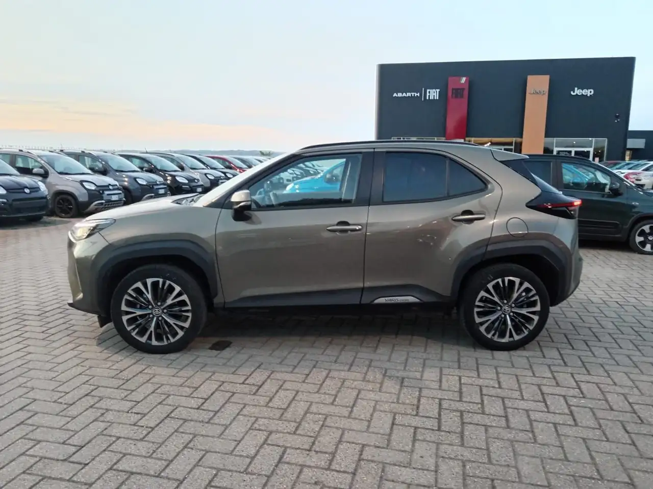Toyota Yaris Cross 1.5H (116 CV) E-CVT Lounge AWD-i, миниатюра 8