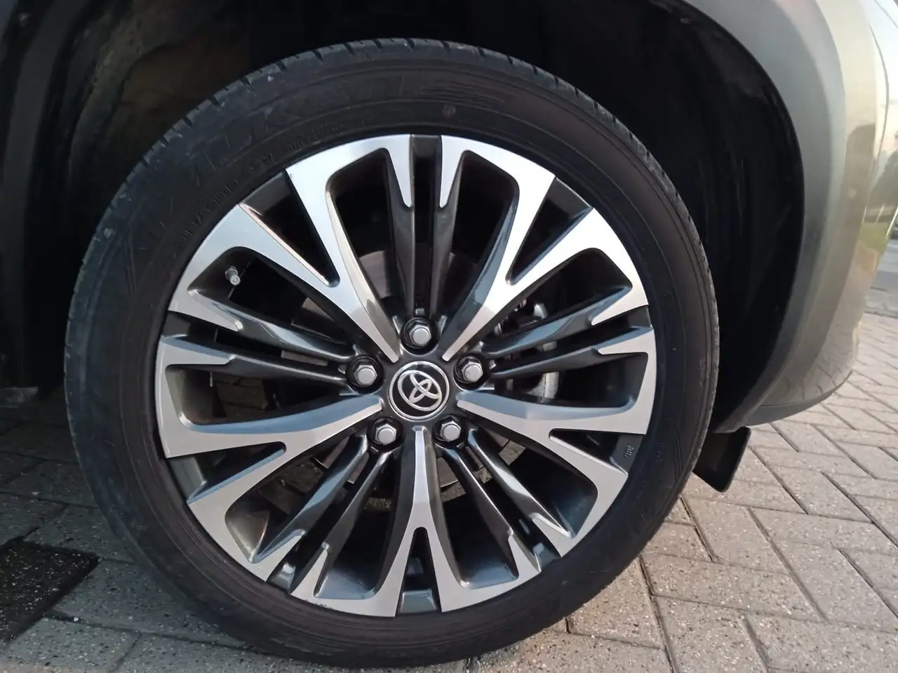 Toyota Yaris Cross 1.5H (116 CV) E-CVT Lounge AWD-i, миниатюра 9