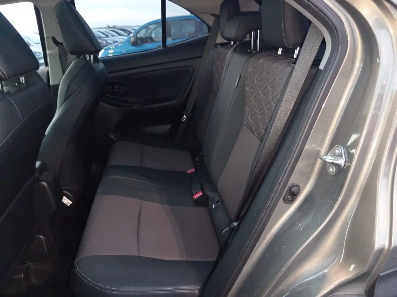 Toyota Yaris Cross 1.5H (116 CV) E-CVT Lounge AWD-i, миниатюра 12