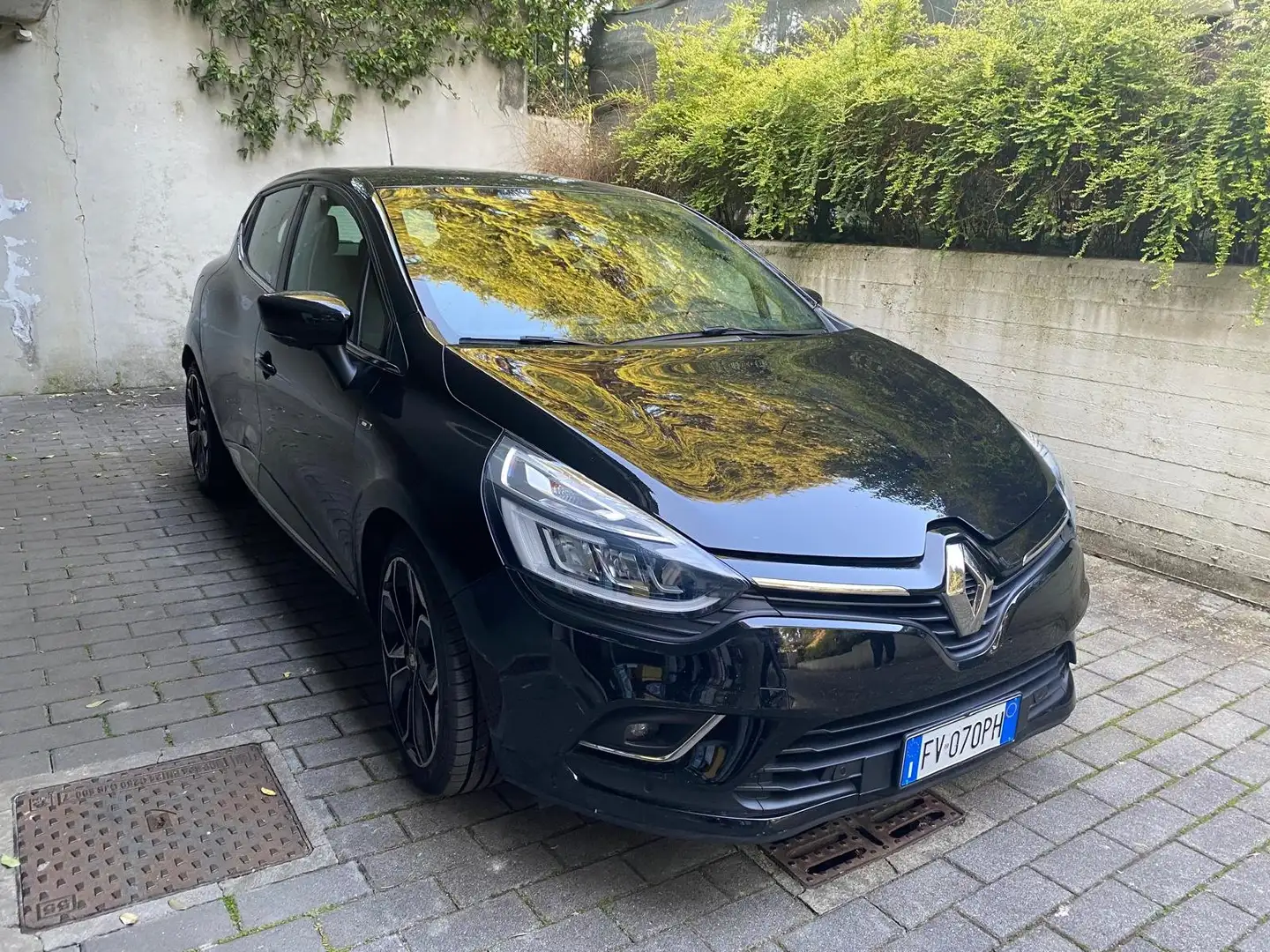 Renault Clio Clio IV 2017 1.5 dci Moschino Zen 75cv Nero - 1