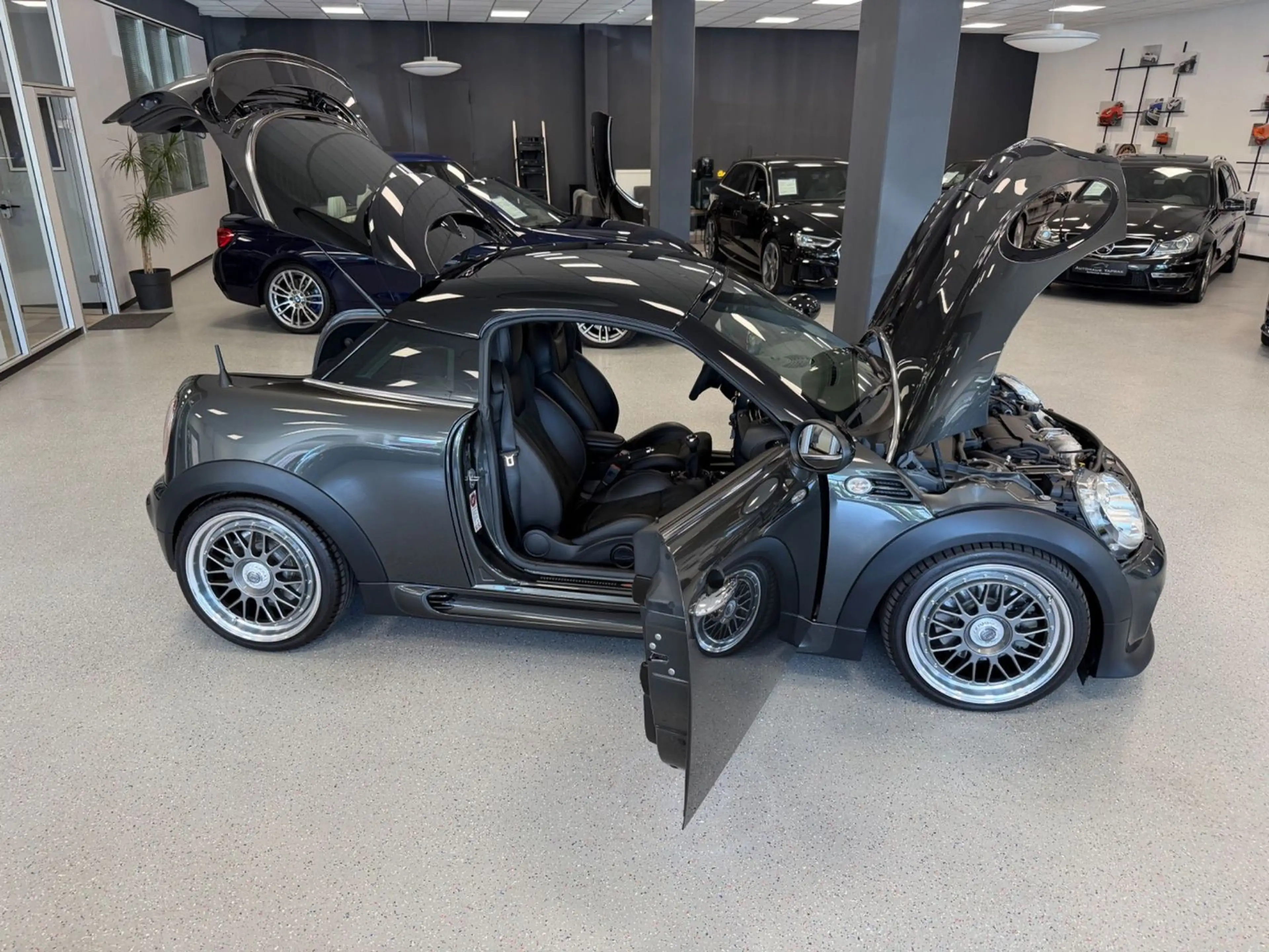 MINI Cooper S Coupe |JCW Paket|KW|18"mbDesign|Garantie — photo 3