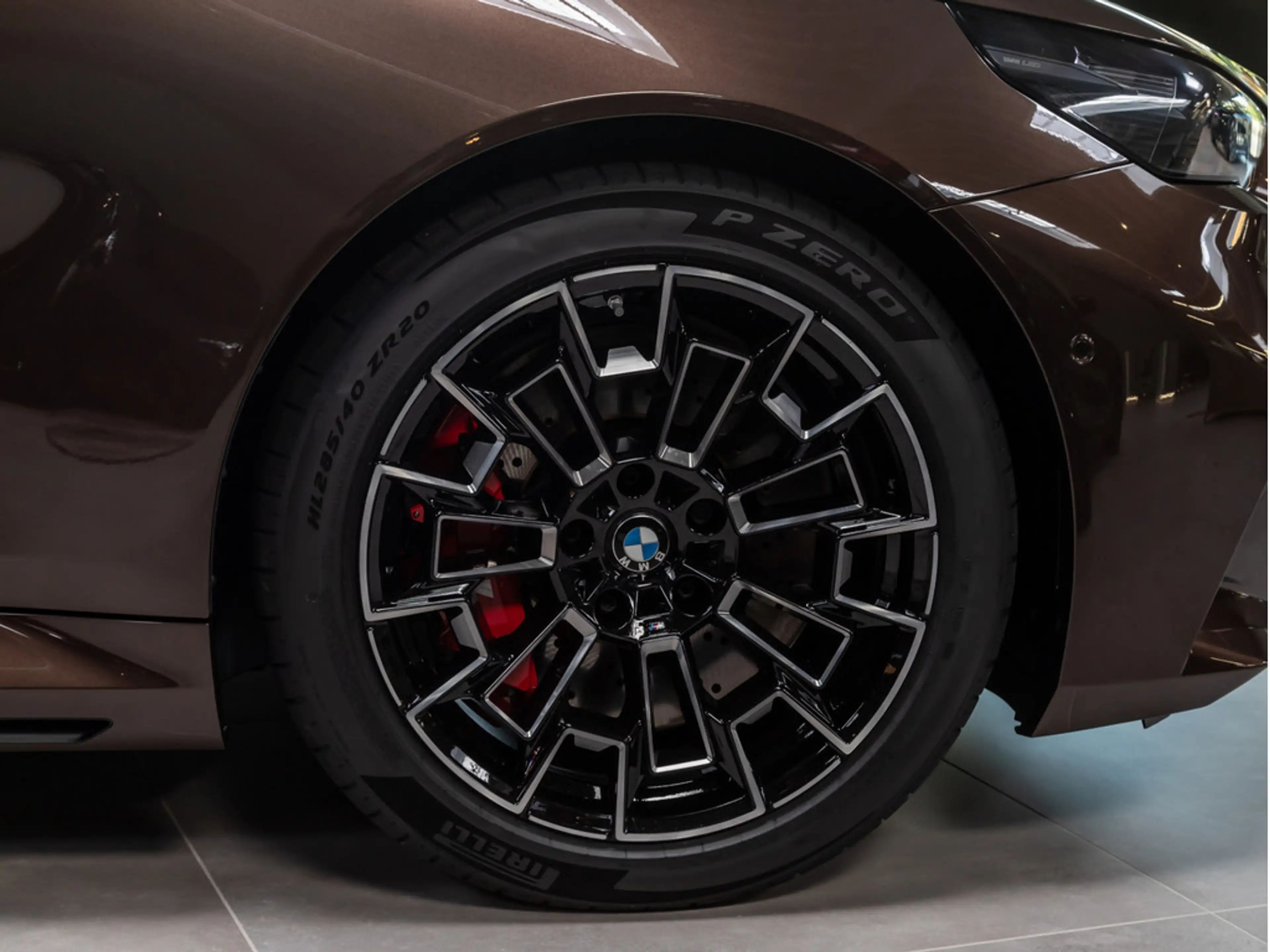 BMW M5 Touring 360° LED SITZBELÜFTUNG ACC AHK B&W — photo 10