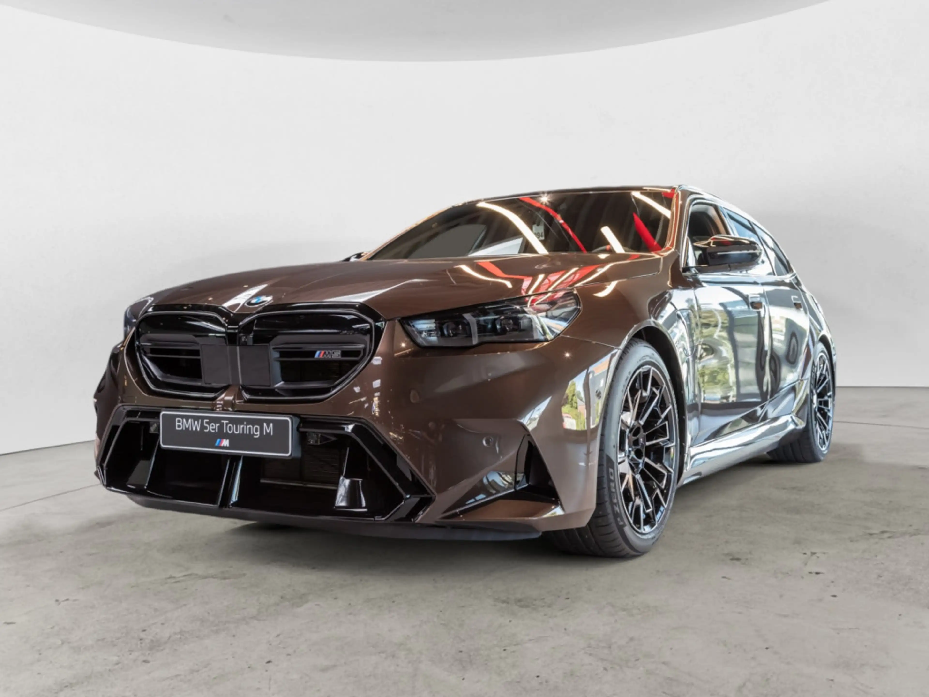BMW M5 Touring 360° LED SITZBELÜFTUNG ACC AHK B&W — photo 2