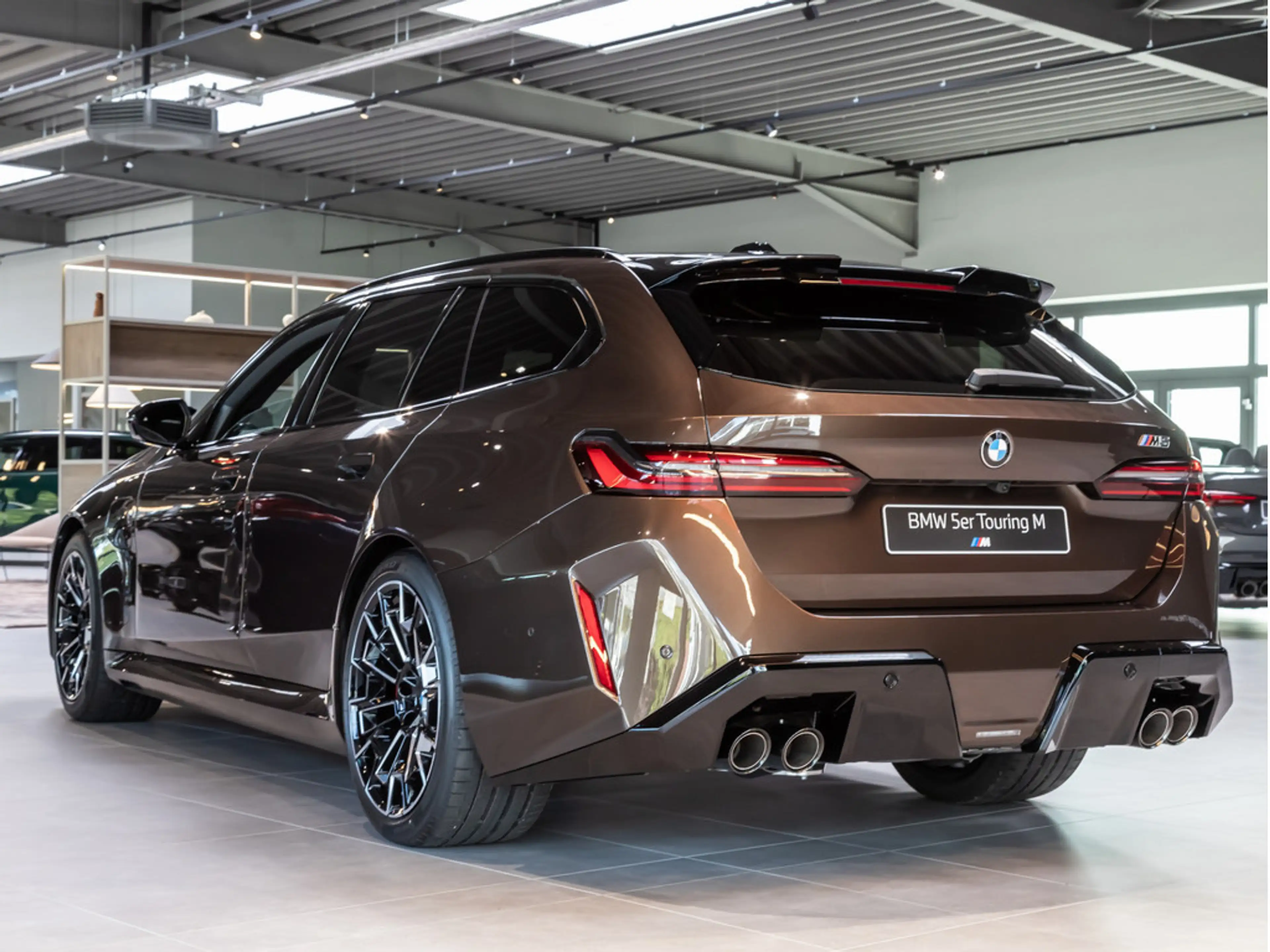 BMW M5 Touring 360° LED SITZBELÜFTUNG ACC AHK B&W — photo 5
