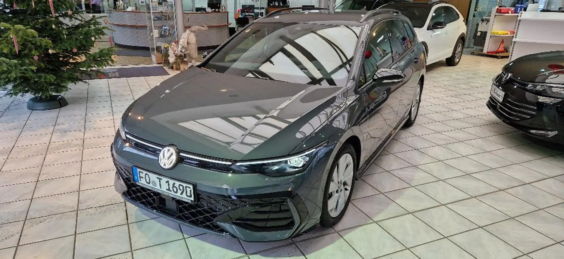 Volkswagen Golf Variant R-Line 2,0TDI DSG Blackstyle Matrix AHK Navi Klima Sitzh Grau - 1