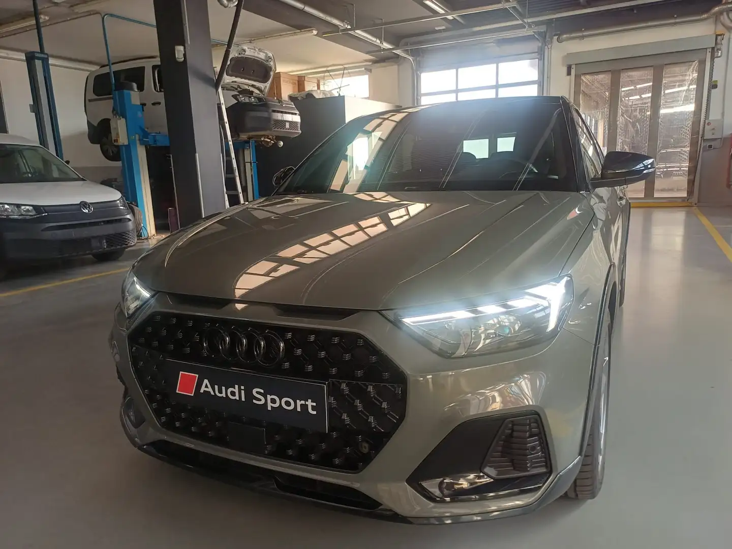 Audi A1 A1 Citycarver 30 1.0 tfsi S line 110cv S-tronic Grigio - 2