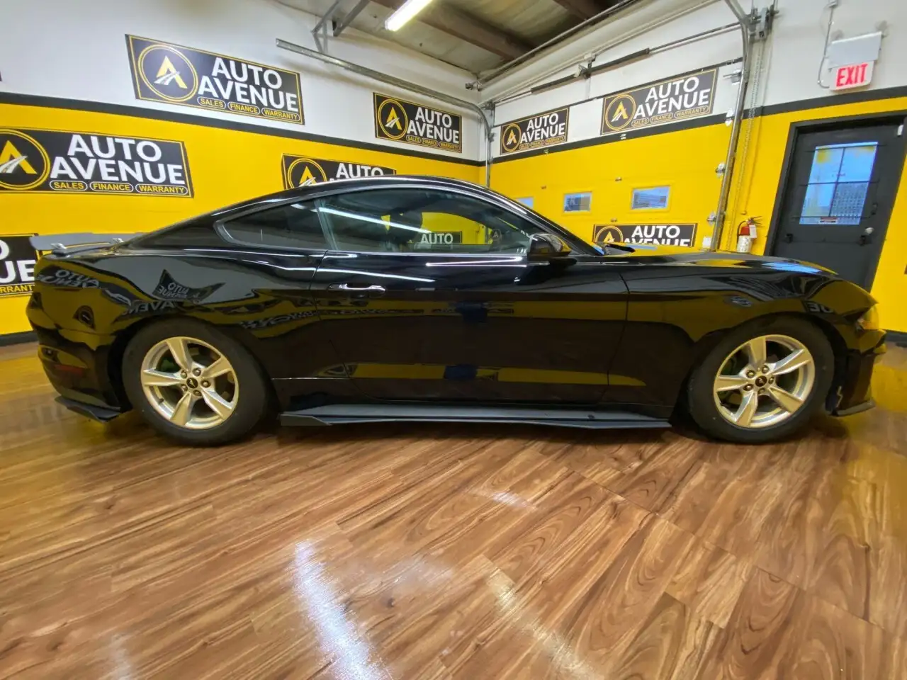 Ford Mustang photo Ford Mustang