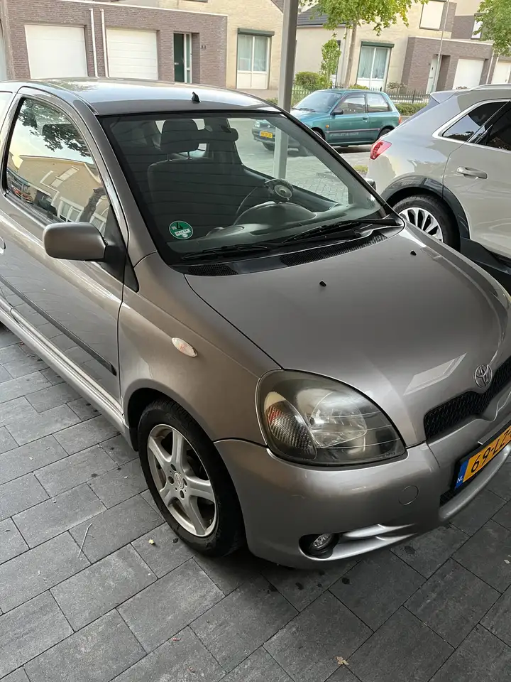 Toyota Yaris Yaris 1.5-16V VVT-i TSport — photo 1 of 11