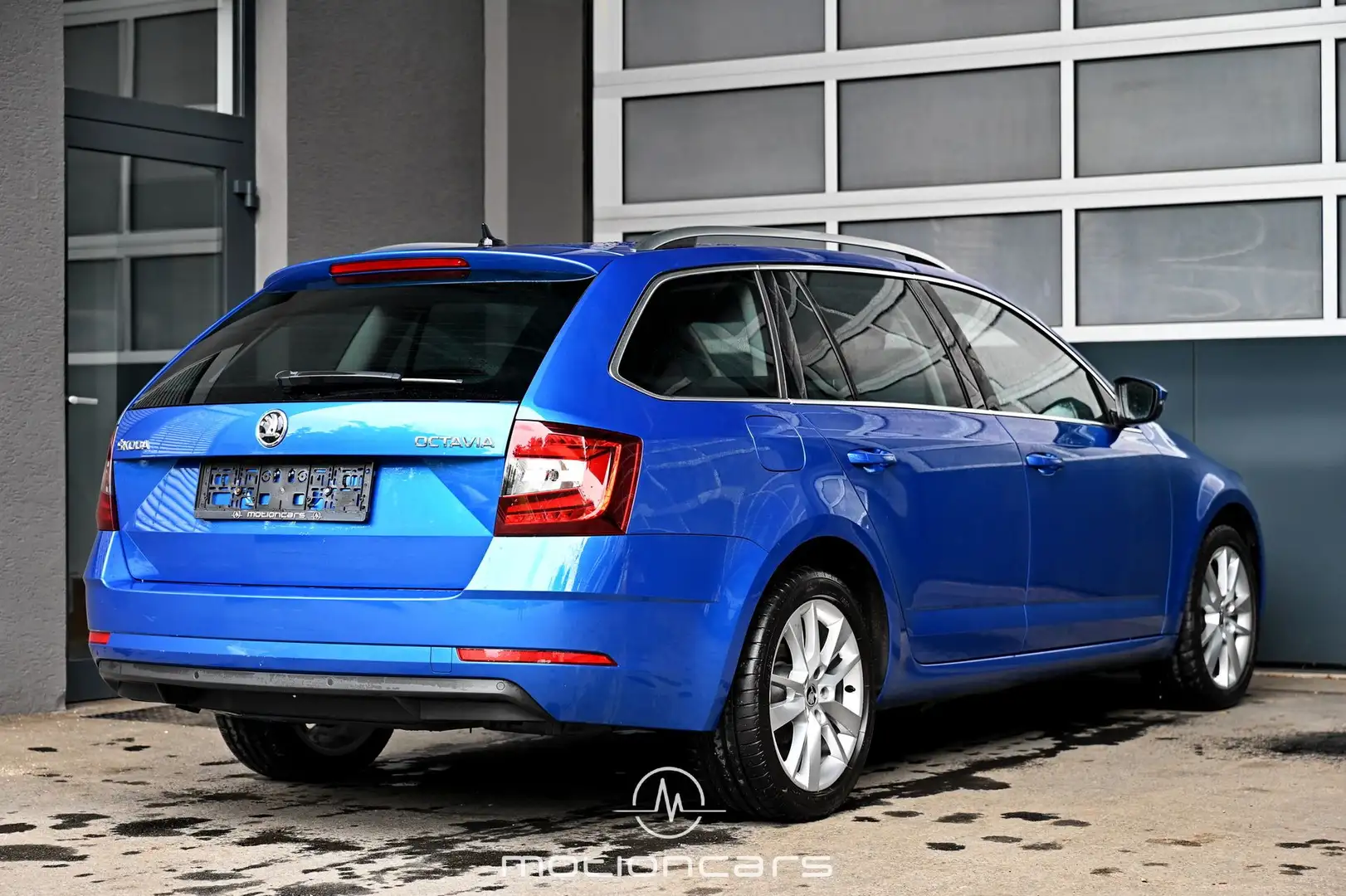 Skoda Octavia 1.6 TDI DPF Style DSG Pickerl NEU Blau - 2