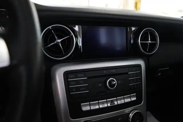 Mercedes-Benz SLC view 17