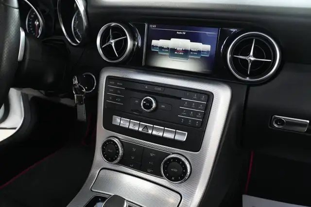 Mercedes-Benz SLC view 18