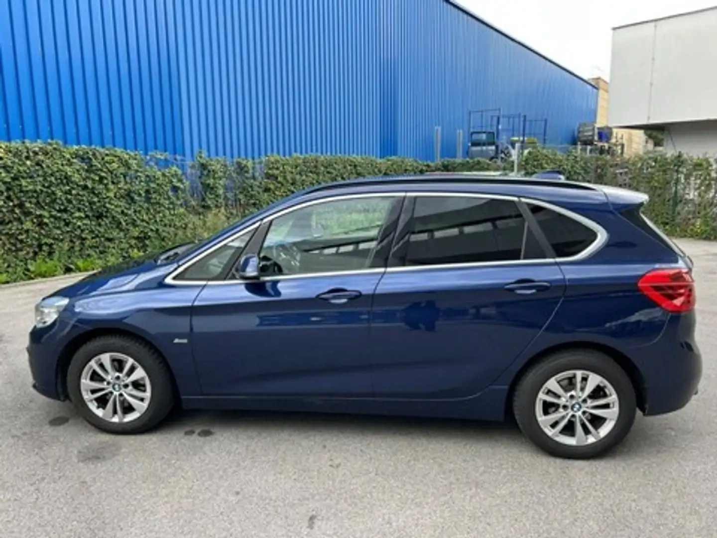 BMW 218 218d Active Tourer Sport Line Aut. Sport Line Blau - 2