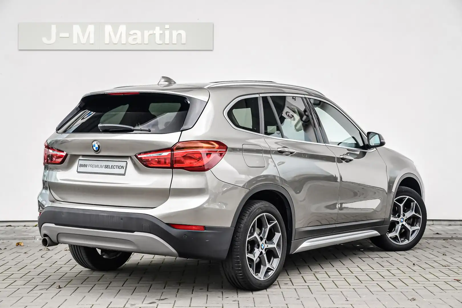 BMW X1 18i - XLine - toit ouvrant - 2ans/jaar garantie Gold - 2